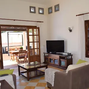 Alai. Privacidad. Piscina Climatizada. Wifi. Tv Cable. Villa