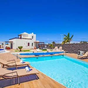 Rubi Villa