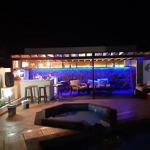 Extremely Private Villa, Heated Pool & Jacuzzi, Pool Wet Bar, Great Views. Villa